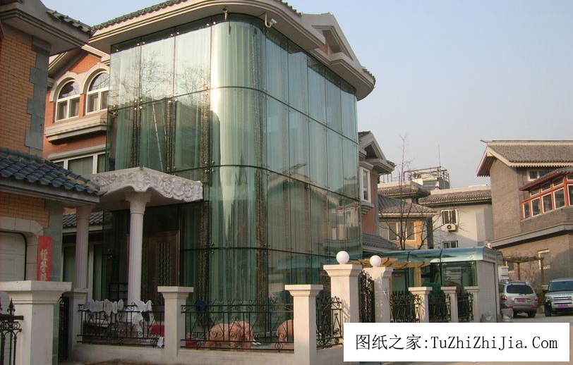 別墅該采用鋁合金窗還是玻璃幕墻？