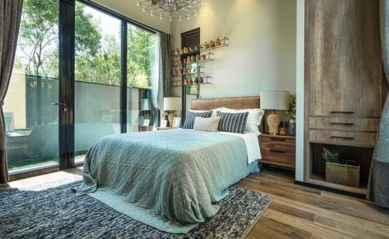 老同學(xué)請我們?nèi)オ殫澬e墅房屋聚會，怎么感覺他是在炫富？