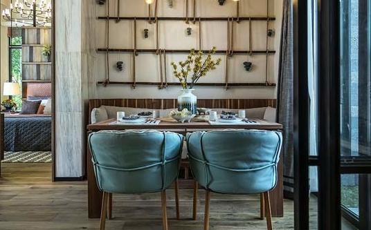 老同學(xué)請我們?nèi)オ殫澬e墅房屋聚會，怎么感覺他是在炫富？