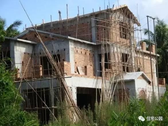 曬曬老爸為我準(zhǔn)備的婚房，30萬(wàn)建的別墅房屋怎么樣？