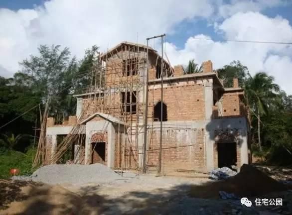 曬曬老爸為我準(zhǔn)備的婚房，30萬(wàn)建的別墅房屋怎么樣？