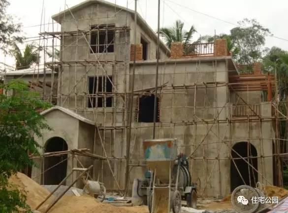 曬曬老爸為我準(zhǔn)備的婚房，30萬(wàn)建的別墅房屋怎么樣？