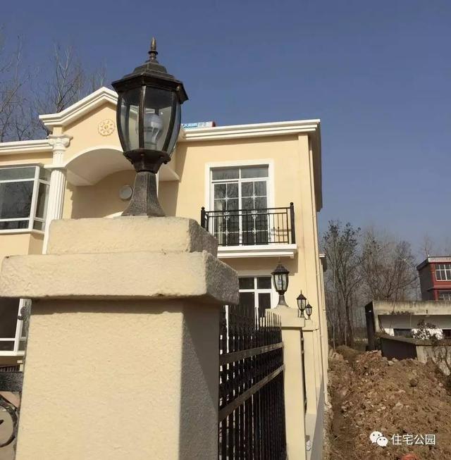 80后小伙千里歸家建新房，力求完美換掉施工隊，只是為了面子？