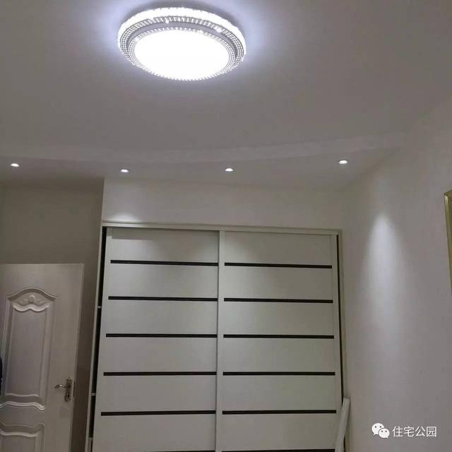 80后小伙千里歸家建新房，力求完美換掉施工隊，只是為了面子？