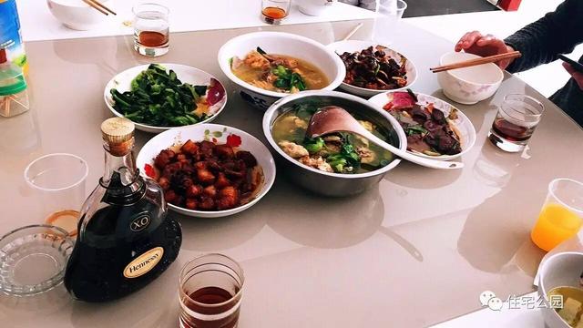 80后小伙千里歸家建新房，力求完美換掉施工隊，只是為了面子？