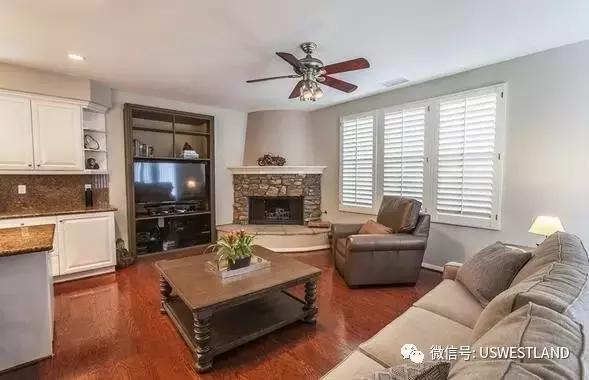 洛杉磯爾灣房源：獨(dú)棟別墅 宜居城市 滿分學(xué)區(qū) 著名社區(qū)99萬！