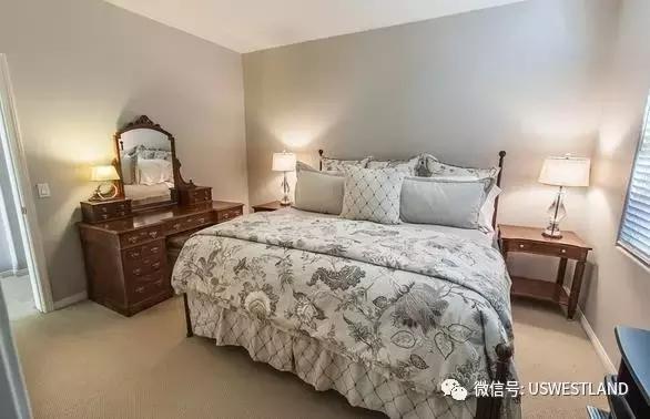 洛杉磯爾灣房源：獨(dú)棟別墅 宜居城市 滿分學(xué)區(qū) 著名社區(qū)99萬！