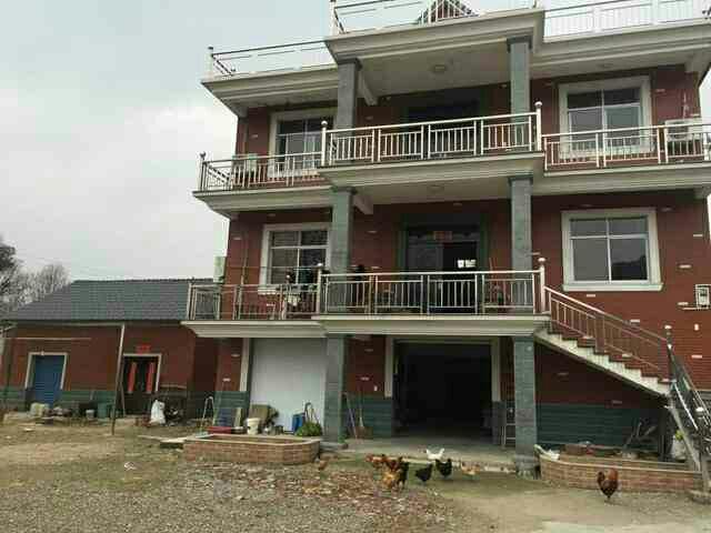 價值幾十萬的別墅就這樣空空的，你能看出背后的心酸嗎？