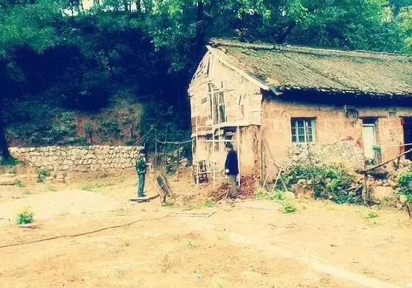 城市房?jī)r(jià)太貴，農(nóng)村小伙子把錢拿回鄉(xiāng)下蓋了一棟別墅！