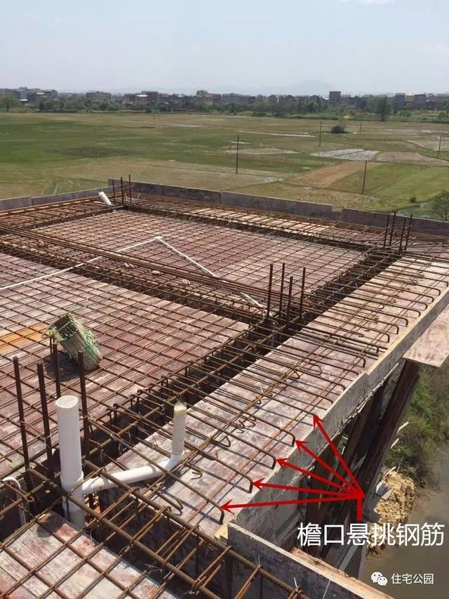 房子80萬，基礎(chǔ)15萬，跨渠建別墅就是這么任性！