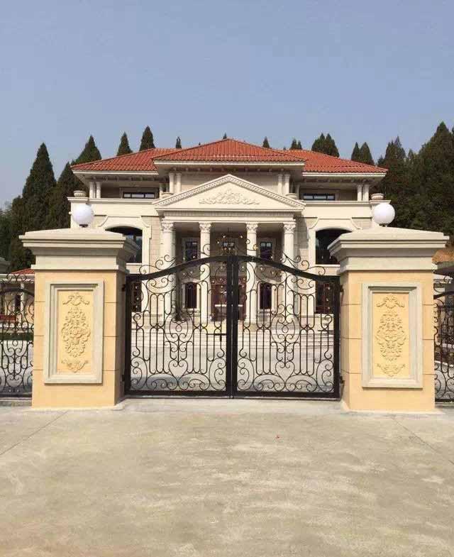 別墅配上歐式構(gòu)件檔次就高了, 沒(méi)幾百萬(wàn)下不來(lái)！