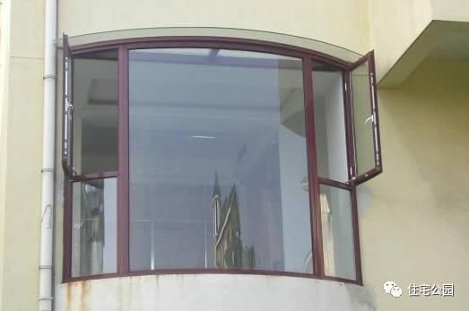 新房窗戶用塑鋼還是鋁合金好？千萬別被賣家忽悠了！