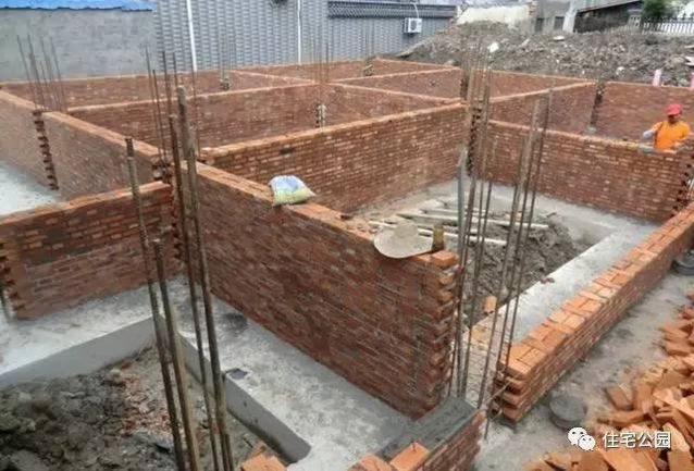 農(nóng)村小伙歷時半年自建40萬別墅，村里人看了都羨慕！