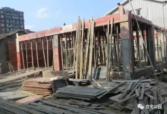 農(nóng)村小伙歷時半年自建40萬別墅，村里人看了都羨慕！