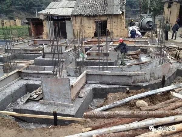 80后小伙30萬為父母建房養(yǎng)老，一不小心引潮流