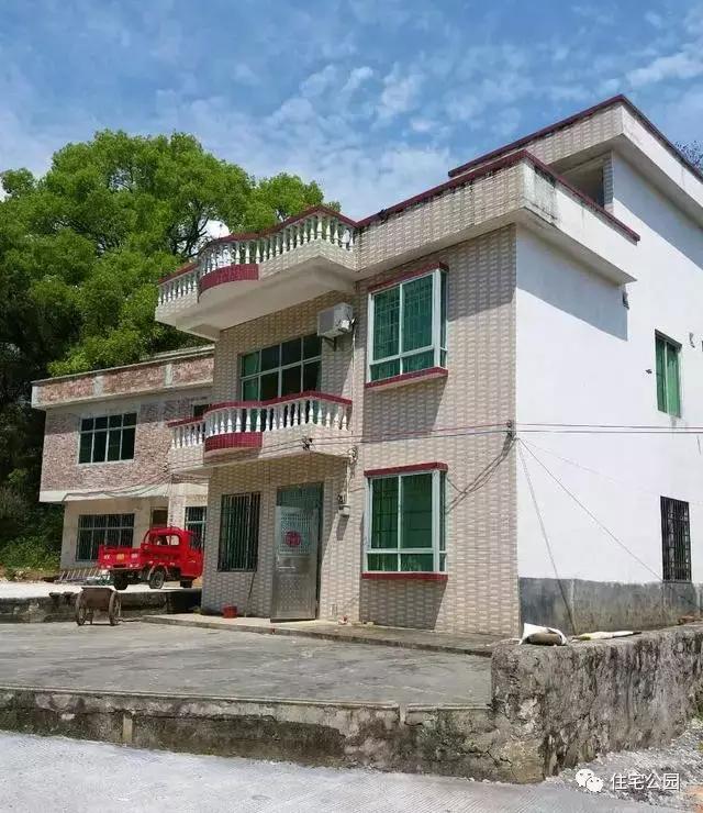 10多萬(wàn)自建農(nóng)村小洋樓，造價(jià)這么便宜，再也找不出第二家！