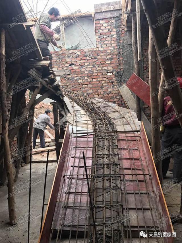 自從蓋了這套歐式別墅設(shè)計(jì)，親戚鄰居來的就勤了！