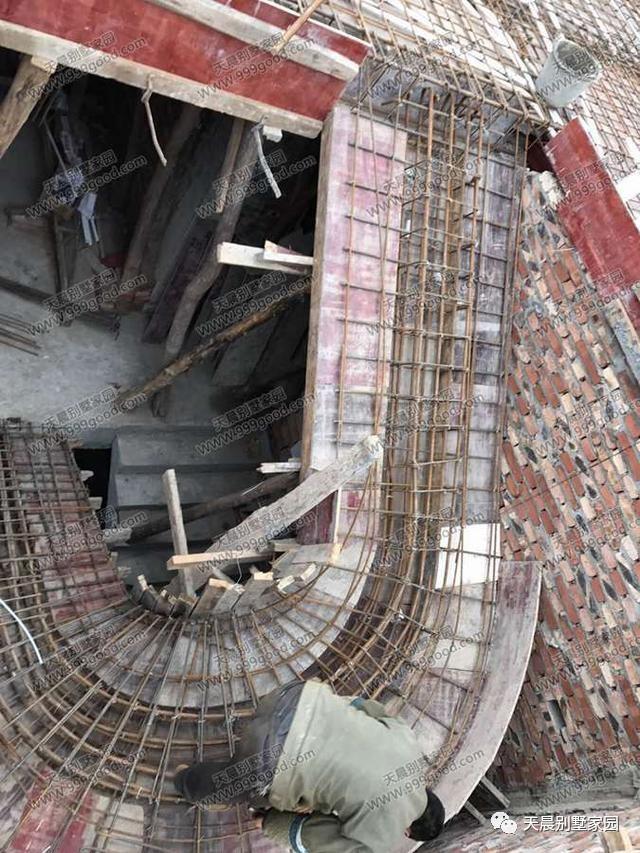 自從蓋了這套歐式別墅設(shè)計(jì)，親戚鄰居來的就勤了！