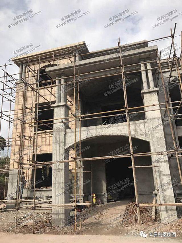 自從蓋了這套歐式別墅設(shè)計(jì)，親戚鄰居來的就勤了！