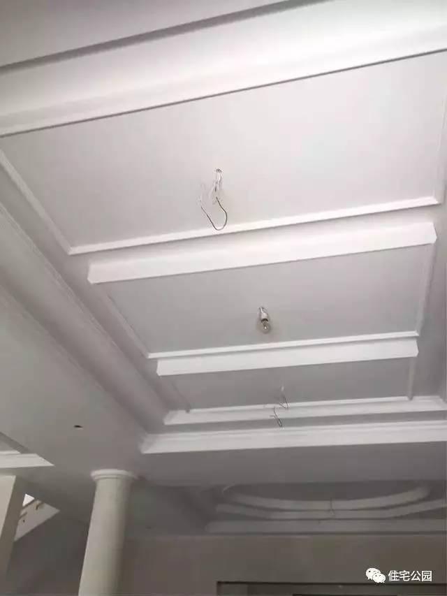 不顧家人阻攔硬是拆掉老宅，自建美式別墅，所有人都羨慕不已！