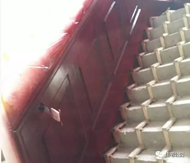 不顧家人阻攔硬是拆掉老宅，自建美式別墅，所有人都羨慕不已！