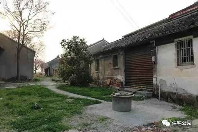 不顧家人阻攔硬是拆掉老宅，自建美式別墅，所有人都羨慕不已！