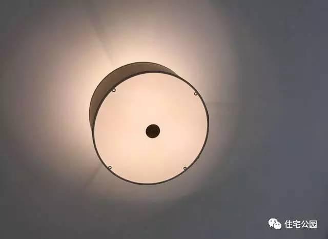 不顧家人阻攔硬是拆掉老宅，自建美式別墅，所有人都羨慕不已！