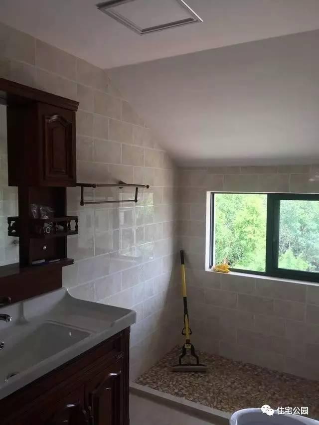 不顧家人阻攔硬是拆掉老宅，自建美式別墅，所有人都羨慕不已！