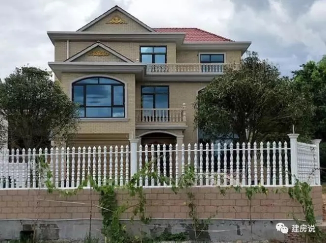 百萬(wàn)自建三層農(nóng)村別墅設(shè)計(jì)方案，建成后是村里最好的！