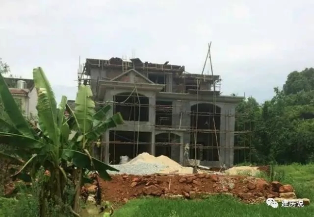 百萬(wàn)自建三層農(nóng)村別墅設(shè)計(jì)方案，建成后是村里最好的！