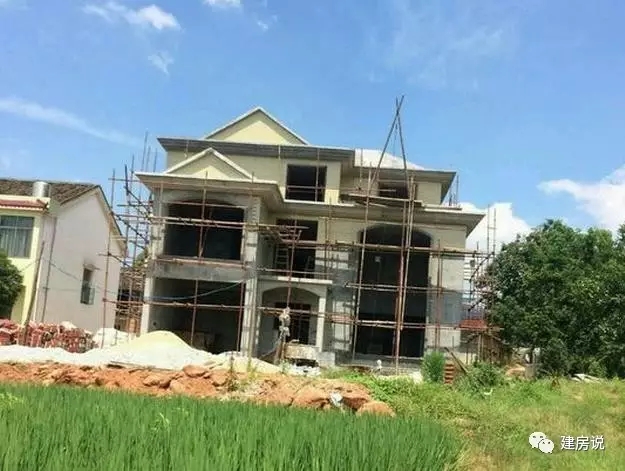 百萬(wàn)自建三層農(nóng)村別墅設(shè)計(jì)方案，建成后是村里最好的！