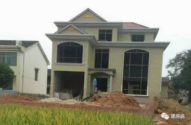 百萬(wàn)自建三層農(nóng)村別墅設(shè)計(jì)方案，建成后是村里最好的！