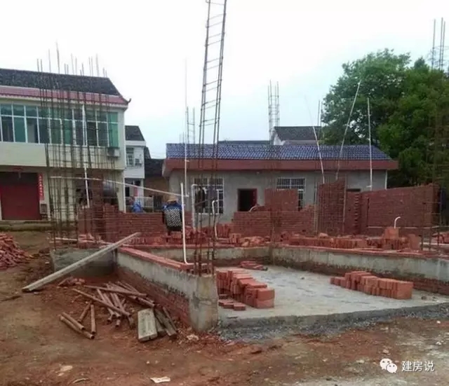 百萬(wàn)自建三層農(nóng)村別墅設(shè)計(jì)方案，建成后是村里最好的！