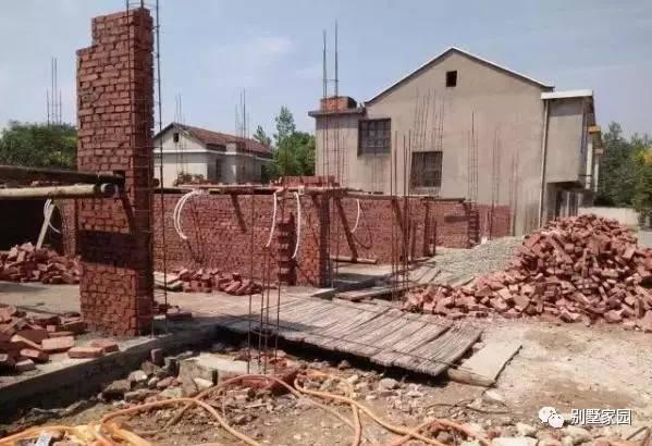 自建三層農(nóng)村別墅設計，主體30多萬，親你覺得值嗎？