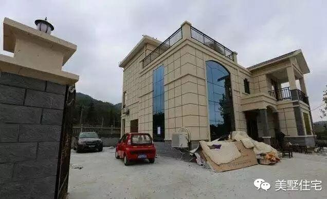 回老家買地自建別墅，被別人罵人少錢多，建完后都不吭聲了