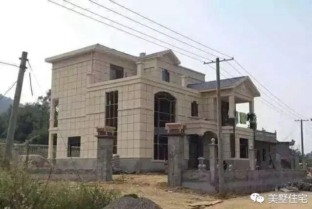 回老家買地自建別墅，被別人罵人少錢多，建完后都不吭聲了