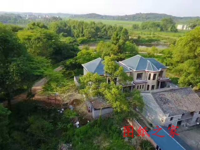 農(nóng)村兄弟自建雙拼別墅實(shí)景圖，全村都拍手叫好