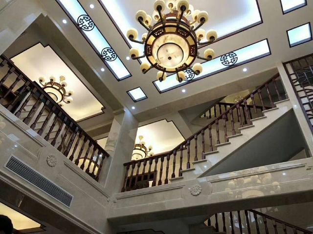 農(nóng)村自建別墅光裝修就花了上百萬，看完才知道什么叫別墅