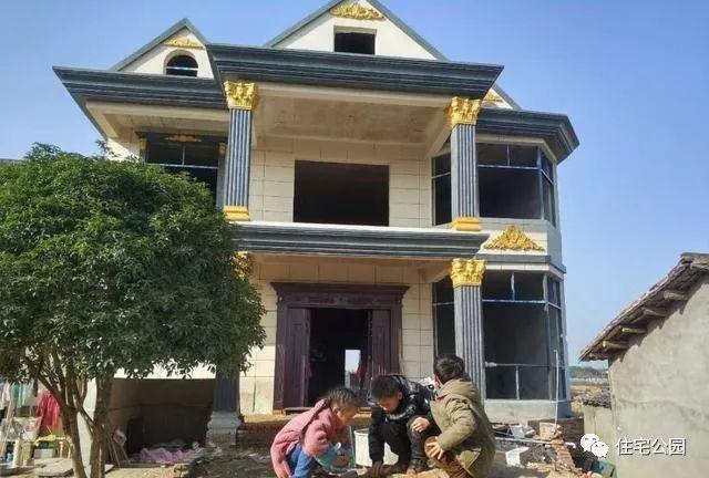 12x12.5米戶型方正的農(nóng)村自建別墅圖，看起來真大氣