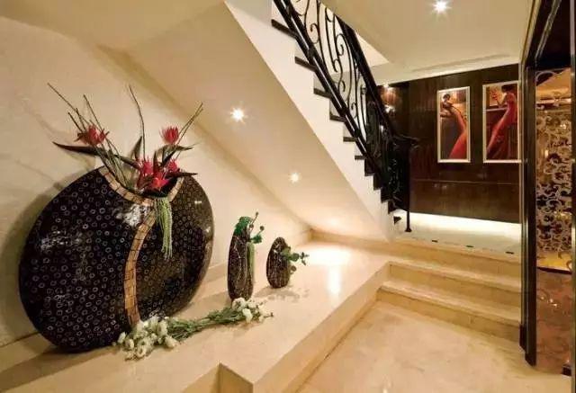 自建別墅好看的樓梯設(shè)計(jì)，好樓梯讓住宅提升一個檔次