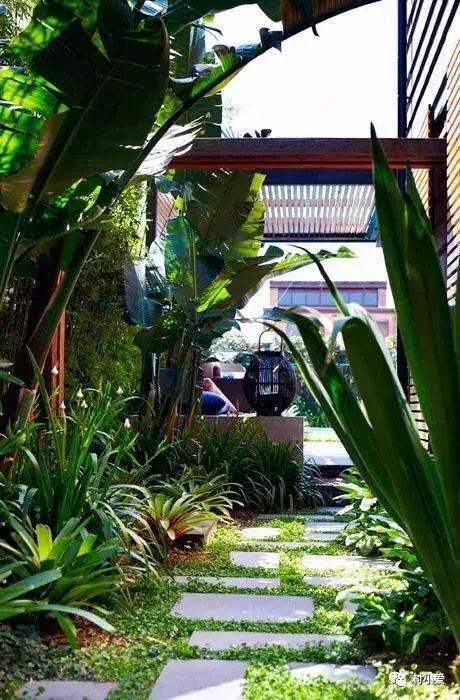 13×18m歐式二層小別墅設(shè)計圖，凹形布局有致