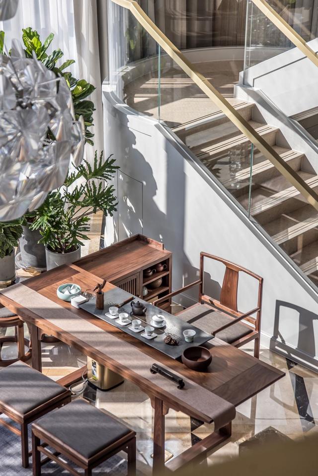 意式輕奢別墅裝修鑒賞圖，看完才知道什么是別墅