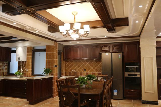 美式別墅豪宅裝修設(shè)計(jì)方案圖片，還帶小院子