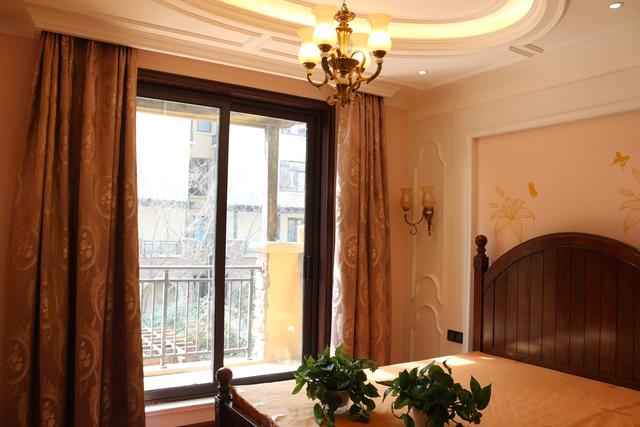 美式別墅豪宅裝修設(shè)計(jì)方案圖片，還帶小院子