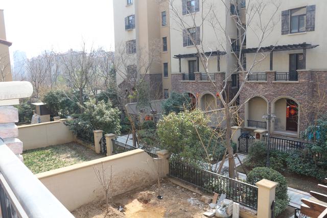 美式別墅豪宅裝修設(shè)計(jì)方案圖片，還帶小院子