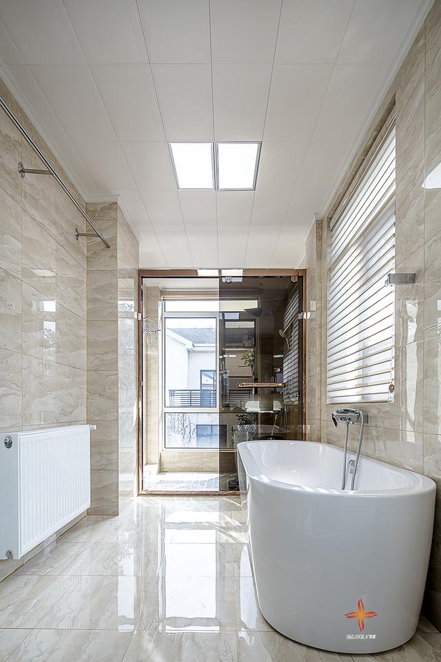 中式與現(xiàn)代結(jié)構(gòu)三層復(fù)式別墅裝修案例實(shí)拍，漂亮