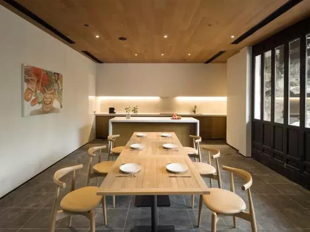 中式帶庭院別墅實(shí)拍，白墻黛瓦，古香古色