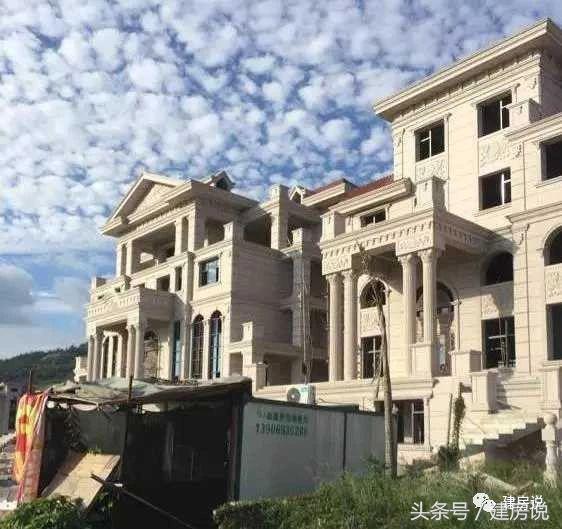 十棟已完工的別墅實景圖片，豪華氣派