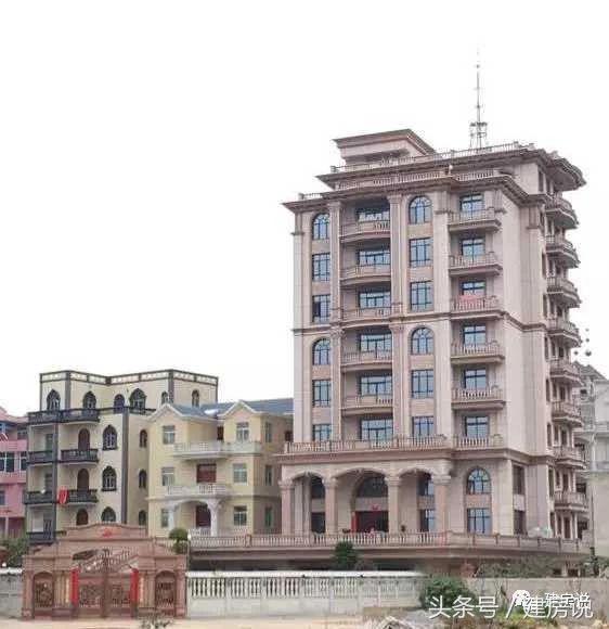 十棟已完工的別墅實景圖片，豪華氣派