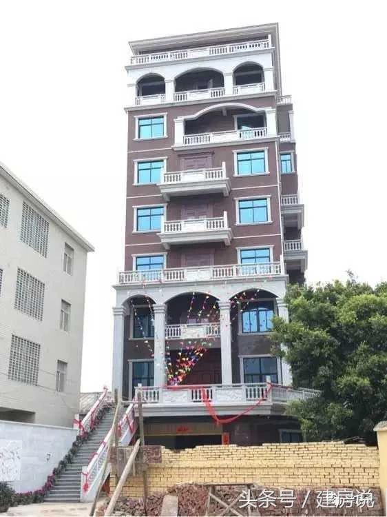 十棟已完工的別墅實景圖片，豪華氣派